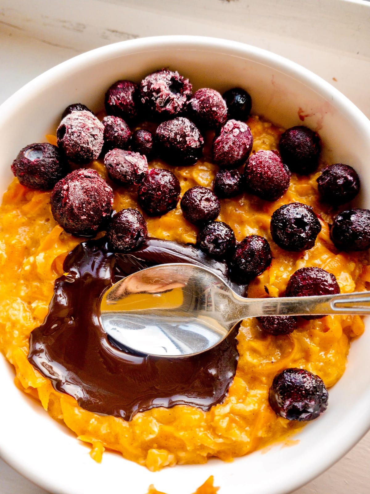 Carrot Cake Porridge with Melty Chocolate (Vegan)