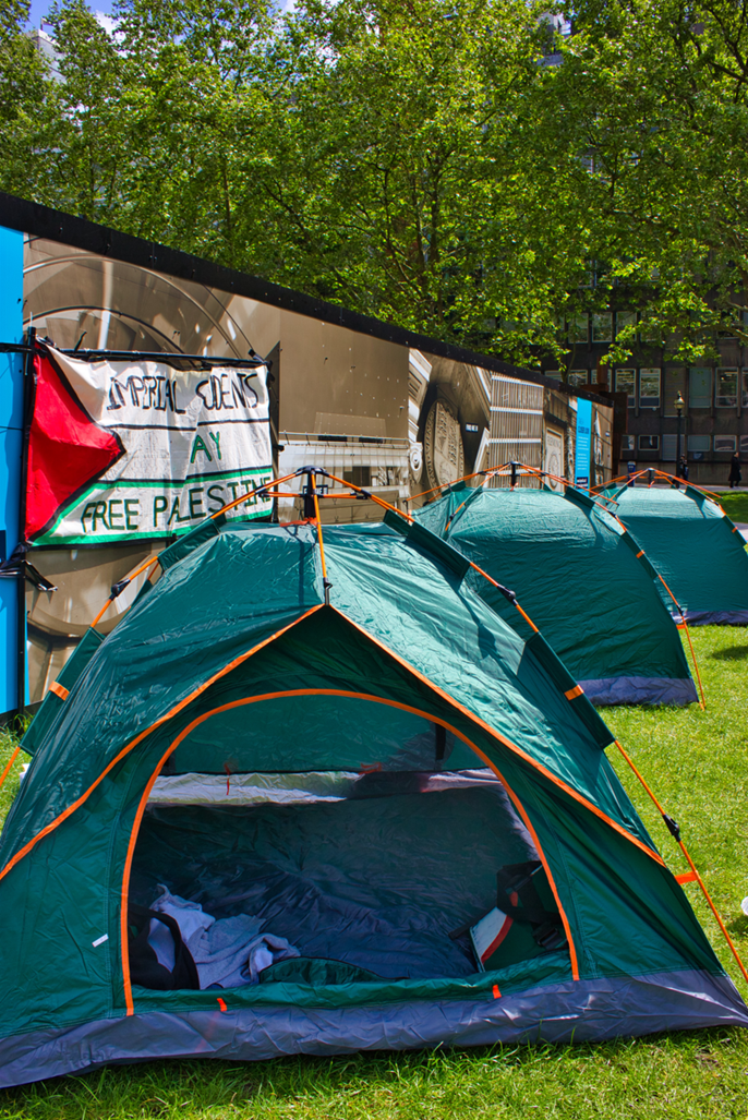 Encampment activists and College negotiations continue