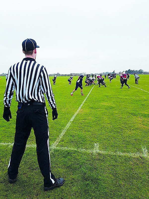 IC American Football clip Falcons’ wings