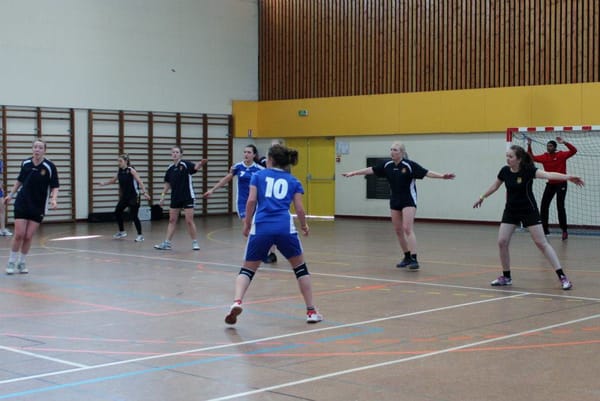 Women’s Handball victorious in France