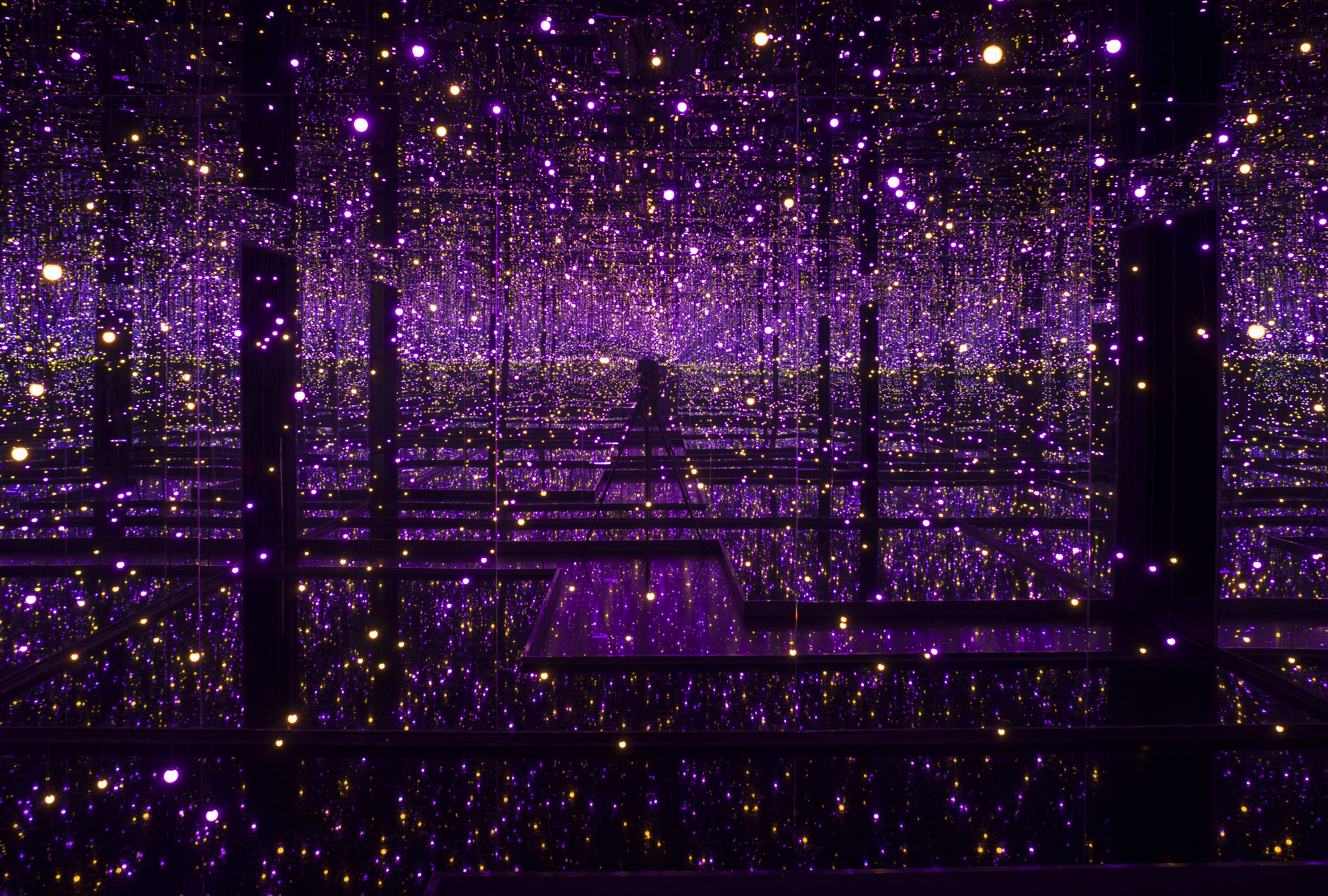 Infinity Mirrored Room Filled With The Brilliance Of Life 2011